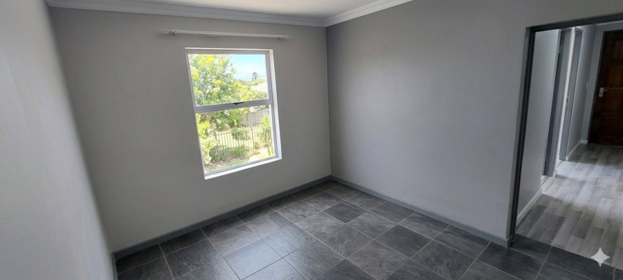 To Let 2 Bedroom Property for Rent in Zeekoevlei Western Cape